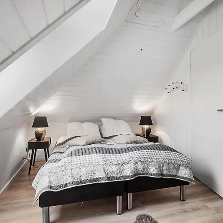 Bv120-blavand-ingridsvej-12 別荘